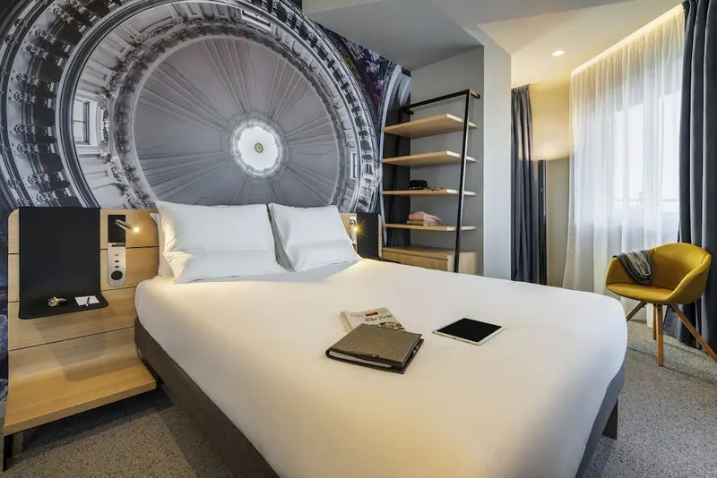Guest room at Novotel Belleville Paris 20, Paris