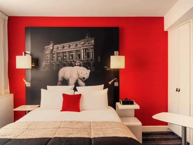 Guest room at Mercure Paris Opera Louvre, Paris