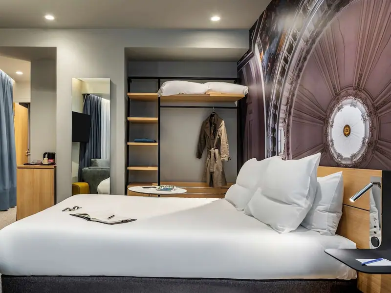Guest room at Novotel Belleville Paris 20, Paris