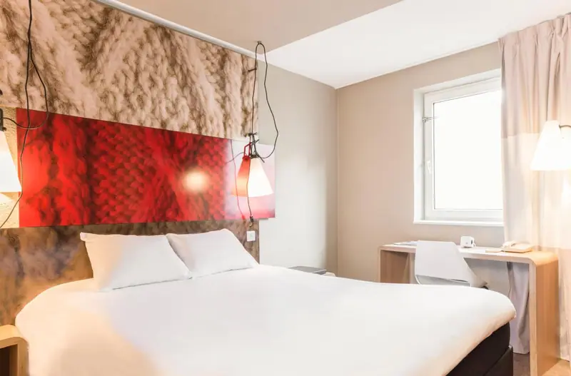 Guest room at ibis Paris Bastille Faubourg St Antoine, Paris