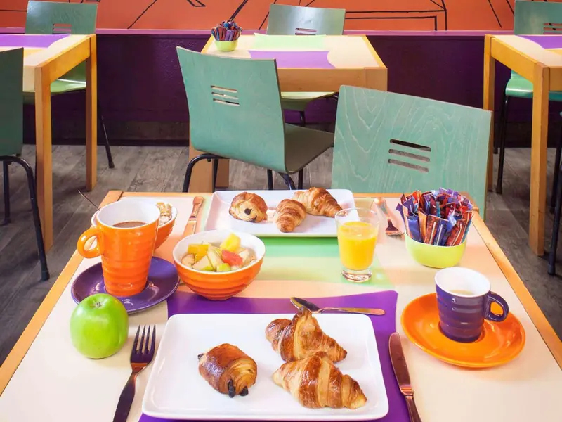 Dining area at ibis Styles Paris République Le Marais, Paris