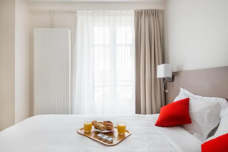 Guest room at Courcelles Médéric, Paris