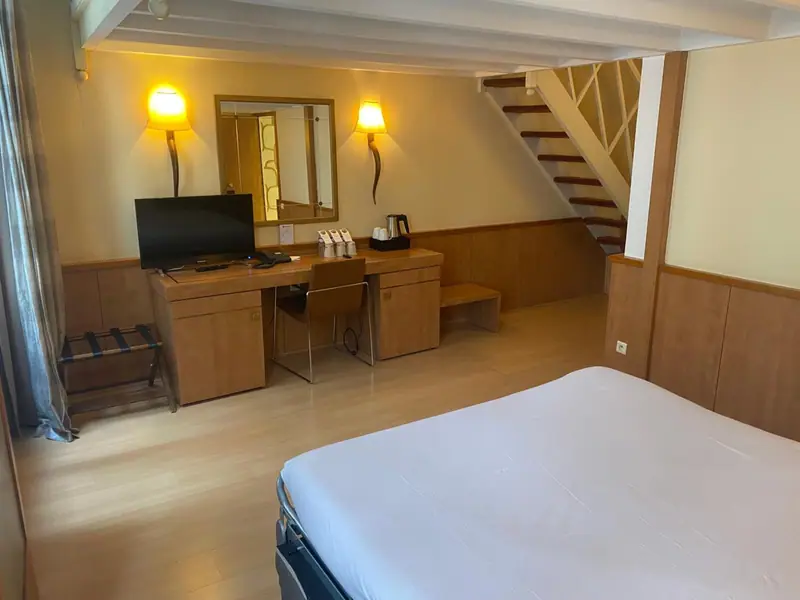 Best Western Ronceray Opéra, Paris, photo 2 of 25