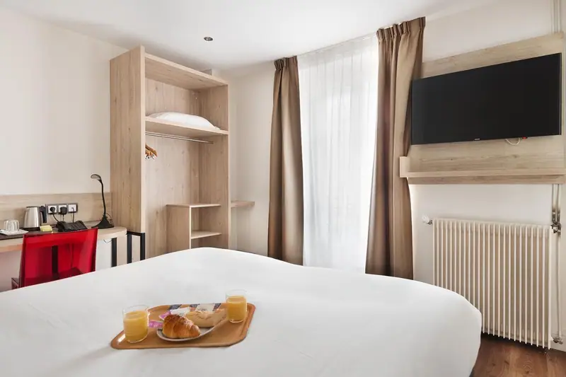 Guest room at Courcelles Médéric, Paris