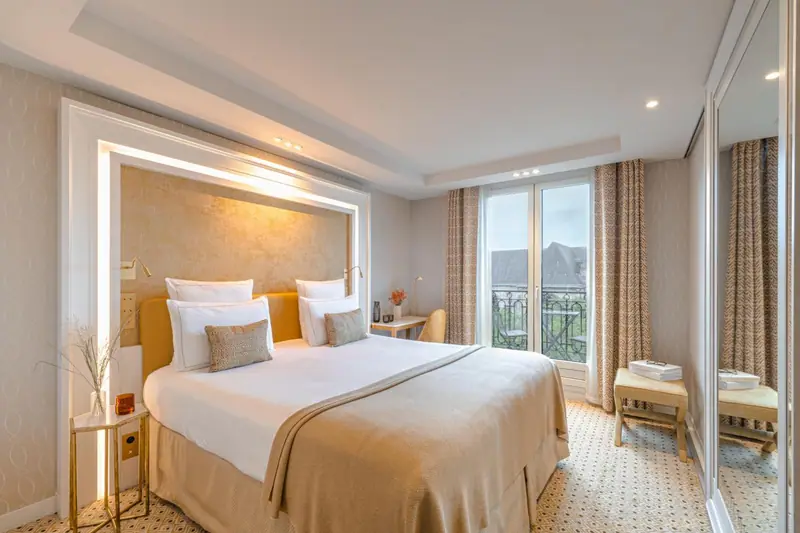 Guest room at Hôtel Madison, Paris