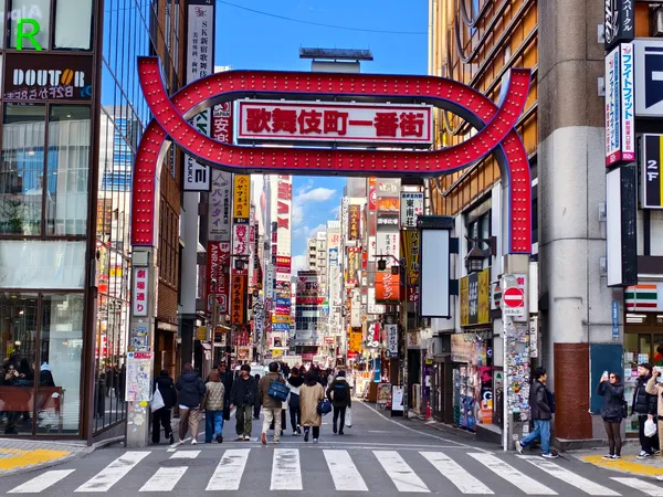 Kabukicho Sakura-dori