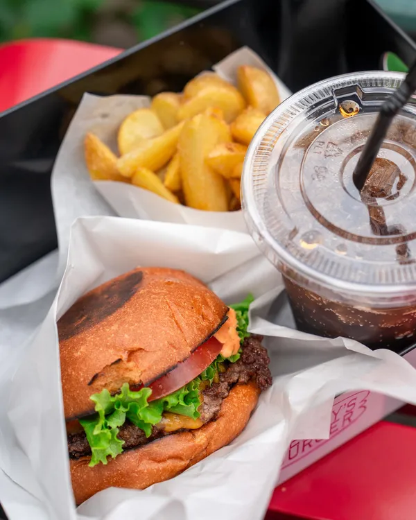 HENRY'S BURGER Daikanyama