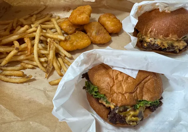 HENRY'S BURGER Daikanyama