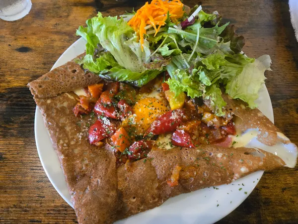 DINING&CAFE SAKURAI〔櫻井酒店〕