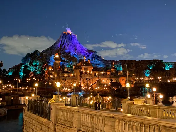 DisneySea Plaza & Park Entrance