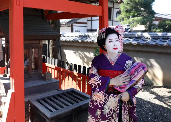 Gion AYA Maiko & Geisha Makeover