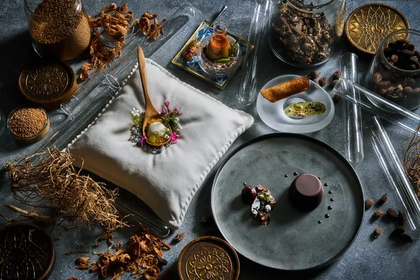Tapas Molecular Bar