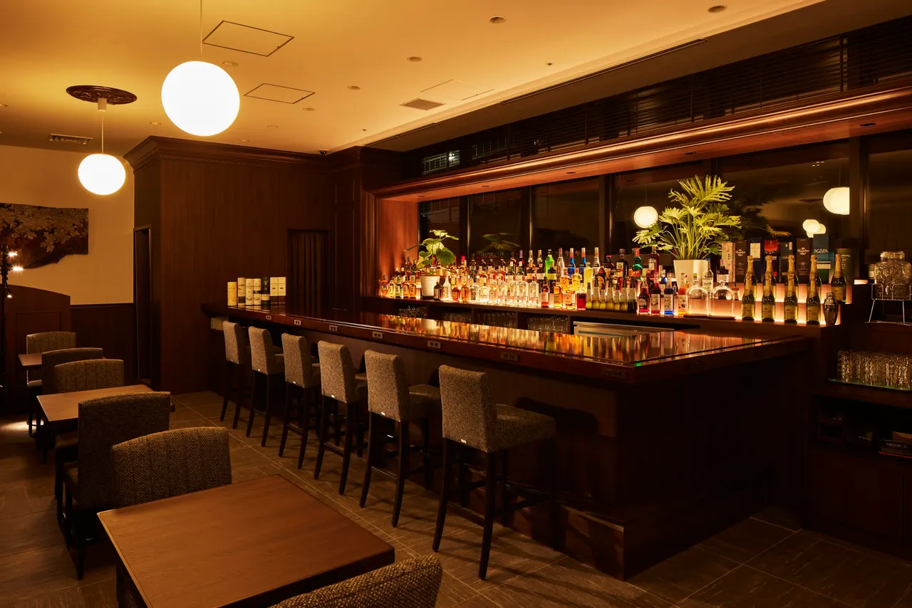 花岡 DINING and BAR