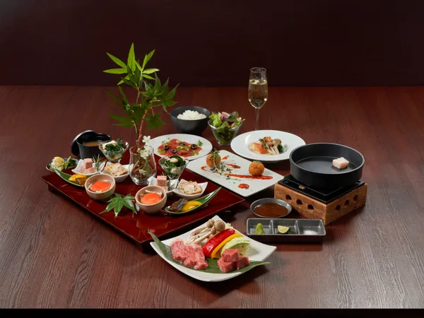 花岡 DINING and BAR