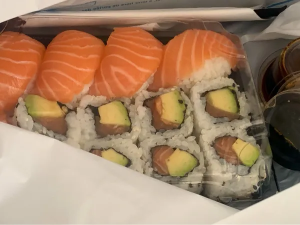 SUSHI PLUS