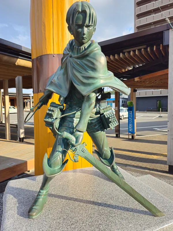 Attack on Titan: Captain Levi Statue