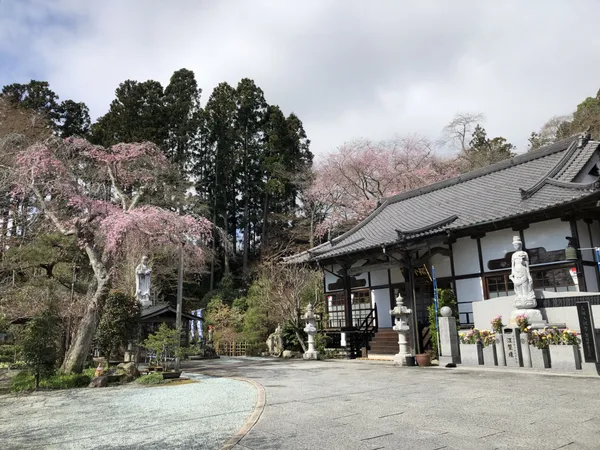 Tenrinin Temple