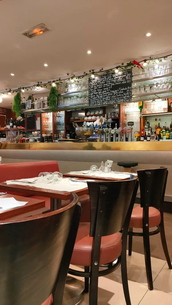 Restaurant, Bar , Café Brasserie La Tour, cuisine traditionnelle, Paris Gare De Lyon , Galerie Gamma