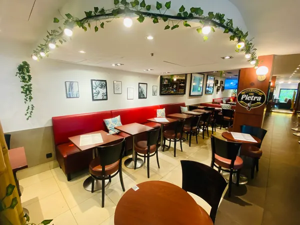 Restaurant, Bar , Café Brasserie La Tour, cuisine traditionnelle, Paris Gare De Lyon , Galerie Gamma