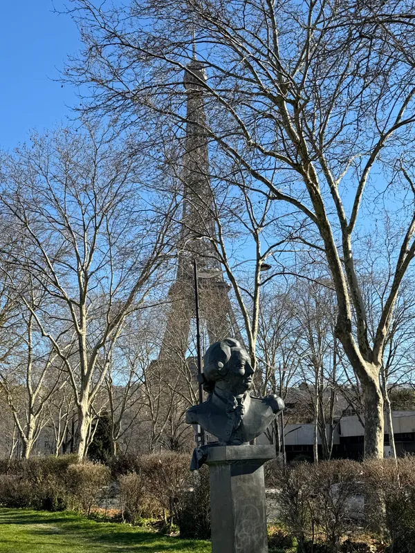 Monument au Général Diego Brosset