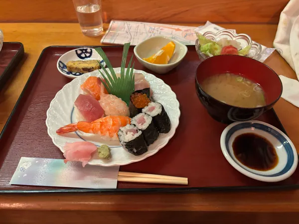 Mikoto Sushi