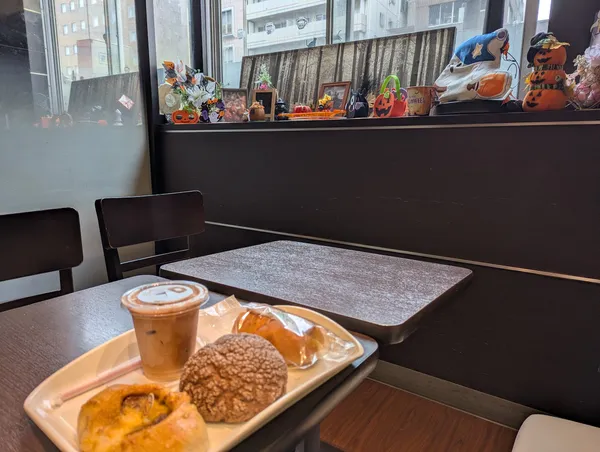 Bakery & Cafe Yamazaki