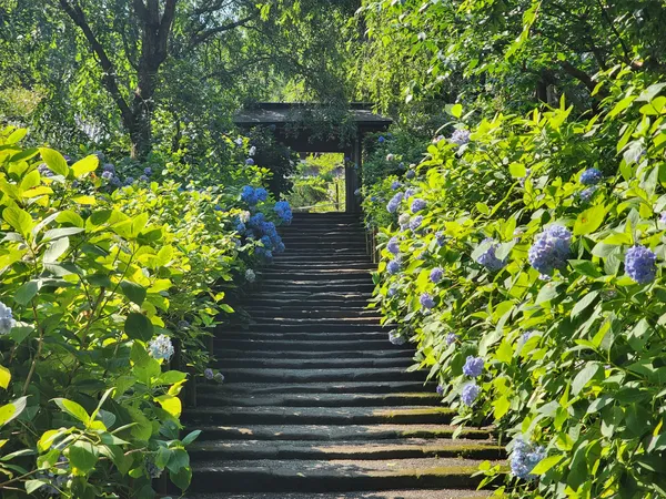 Meigetsu-in