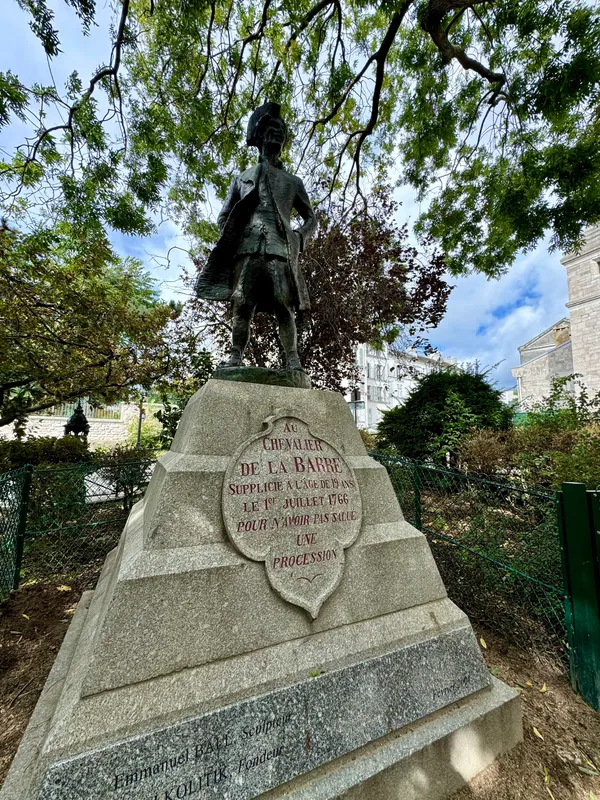 2nd Statue du Chevalier de la Barre