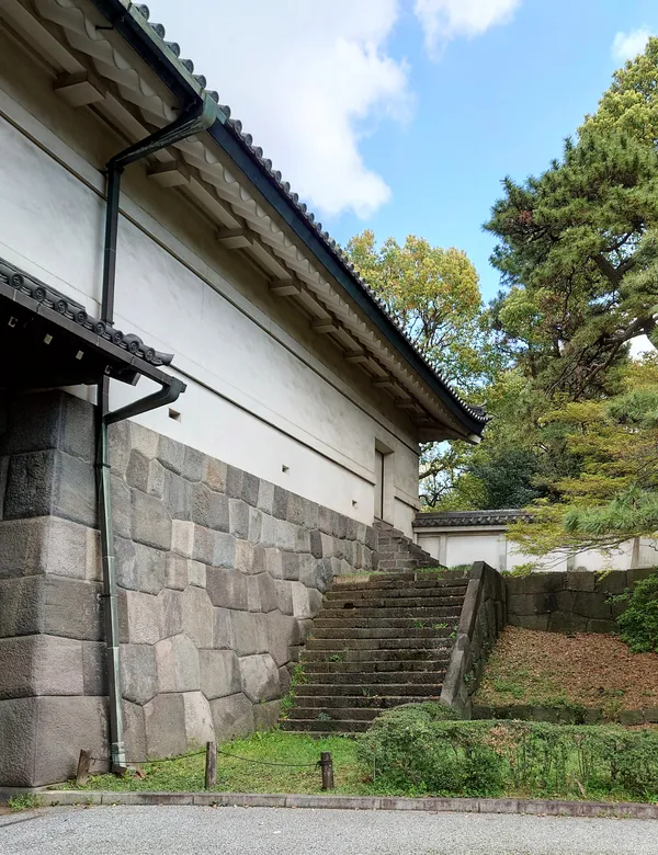 Hirakawa-mon Gate