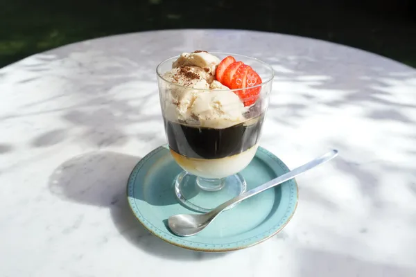 WHITE GLASS COFFEE