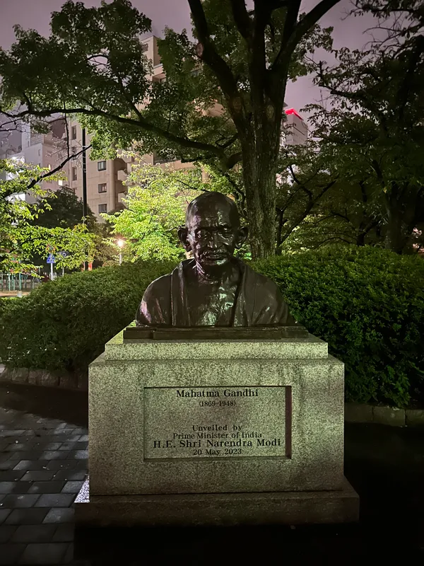 Mahatma Gandhi Statue