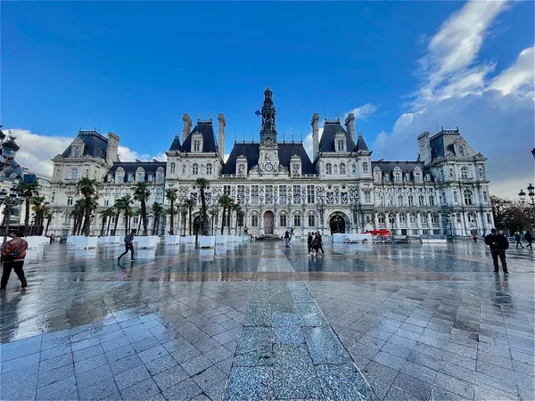 Parvis de l’Hôtel de Ville