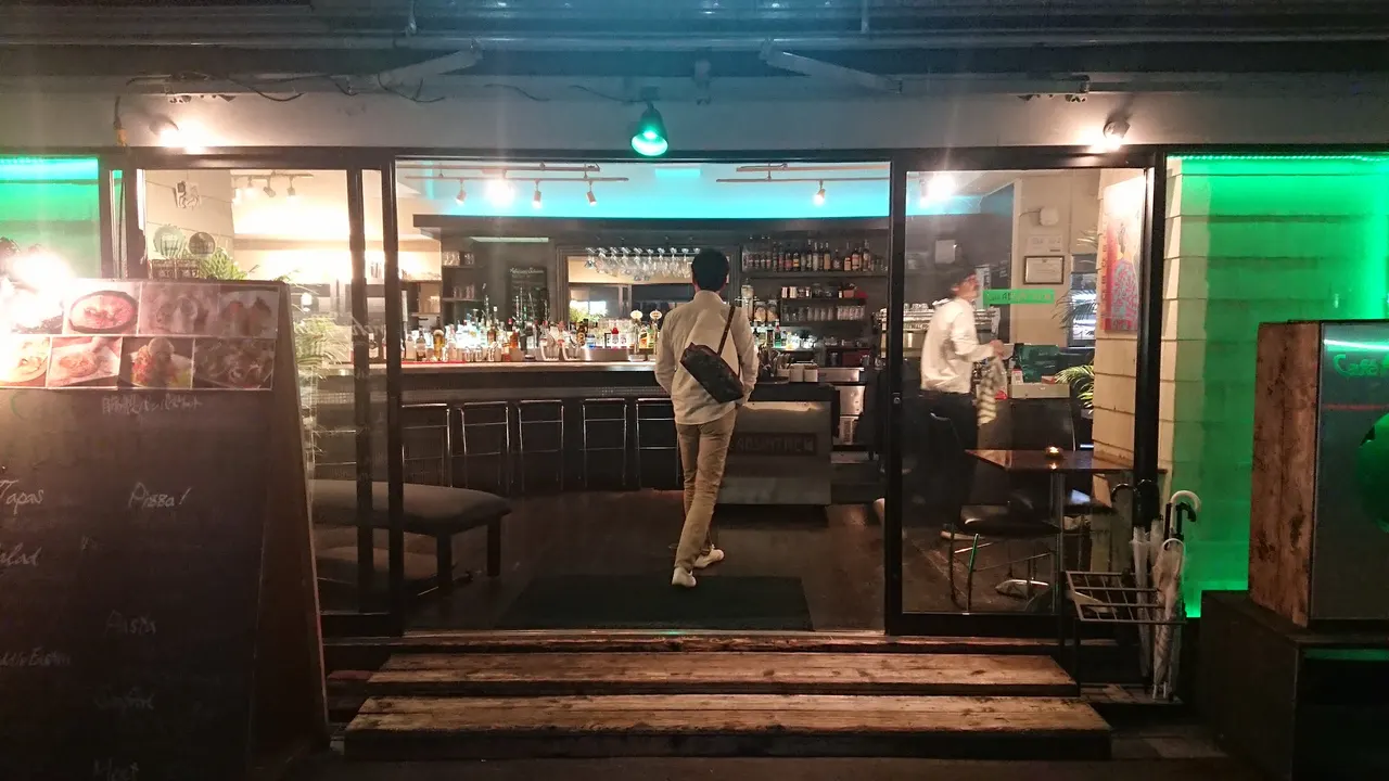 Cafe ABSINTHE