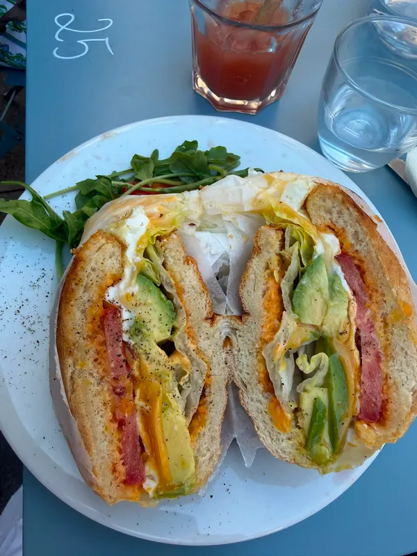 Strada Café
