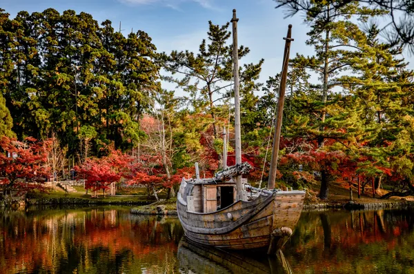 Todaiji Kagami-ike Pond