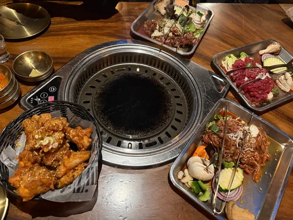 한우 Hanwoo Haussmann - Korean Barbecue