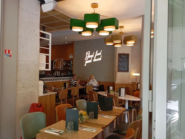BISTROT DE LA TOUR EIFFEL