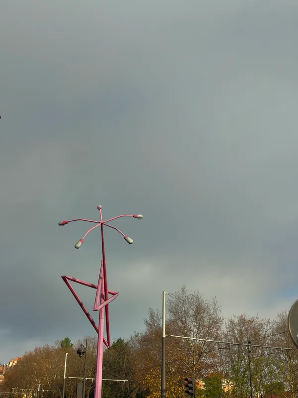 Twisted Lamppost Star