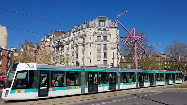 Twisted Lamppost Star