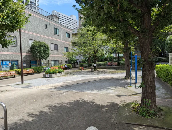 Hamamatsucho 4-Chome Children's Playground