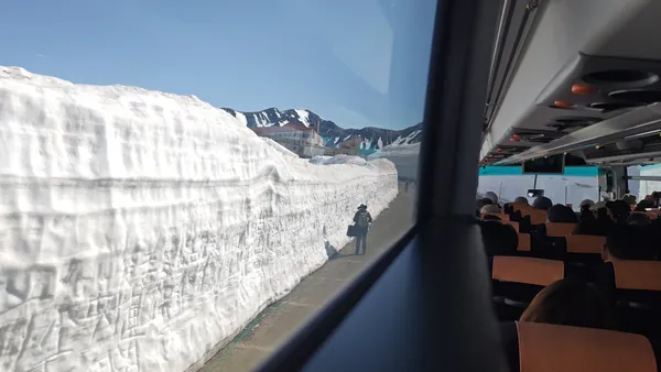 雪の大谷・パノラマロード