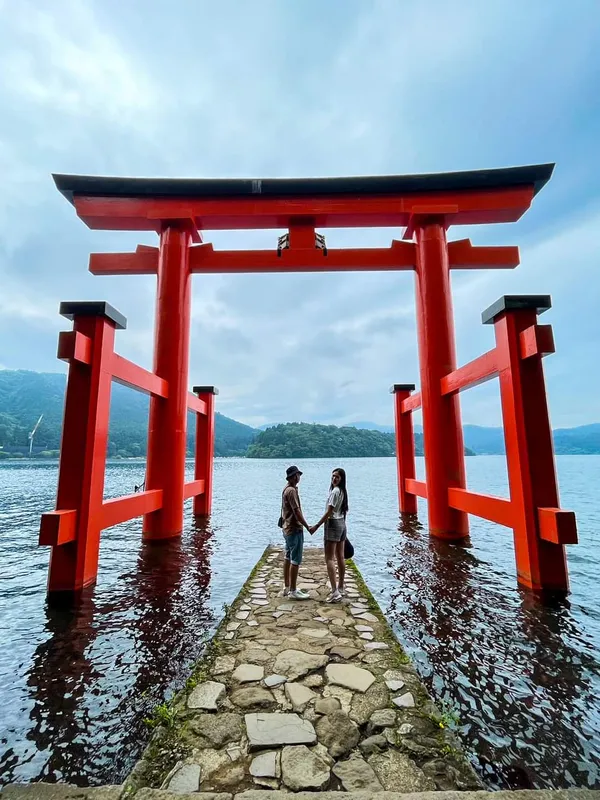 Heiwa-no-Torii (Hakone Shrine)