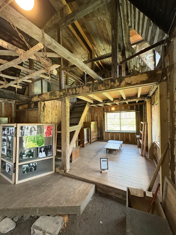 Goro's Log Cabin